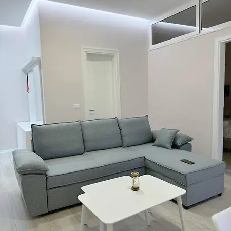 Aem 2 Bedroom Apt #1 Apartment *